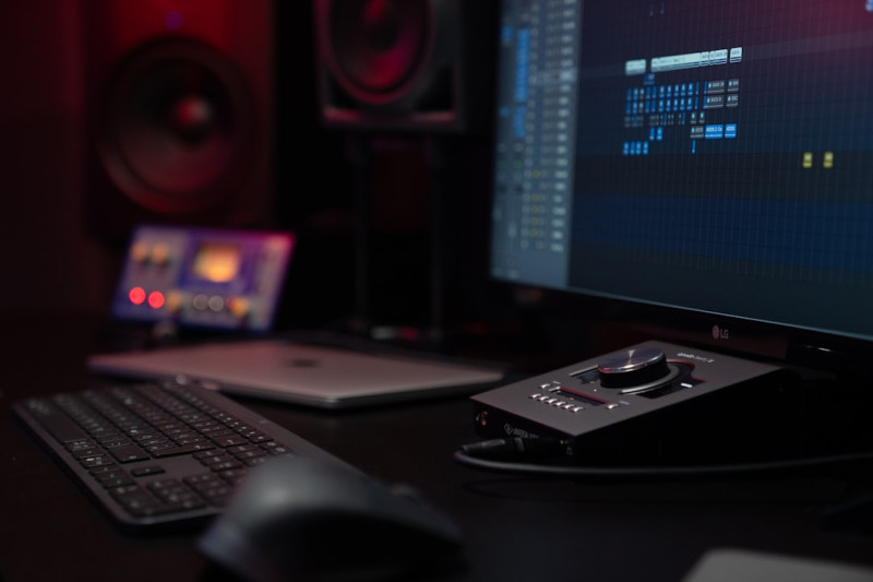 8 Playlist Pitch Tips to Promote Your Music